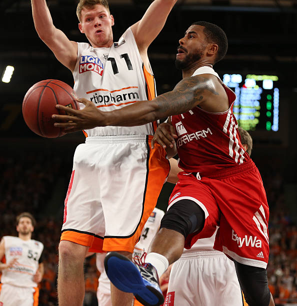 系中一直扮 系中一直扮