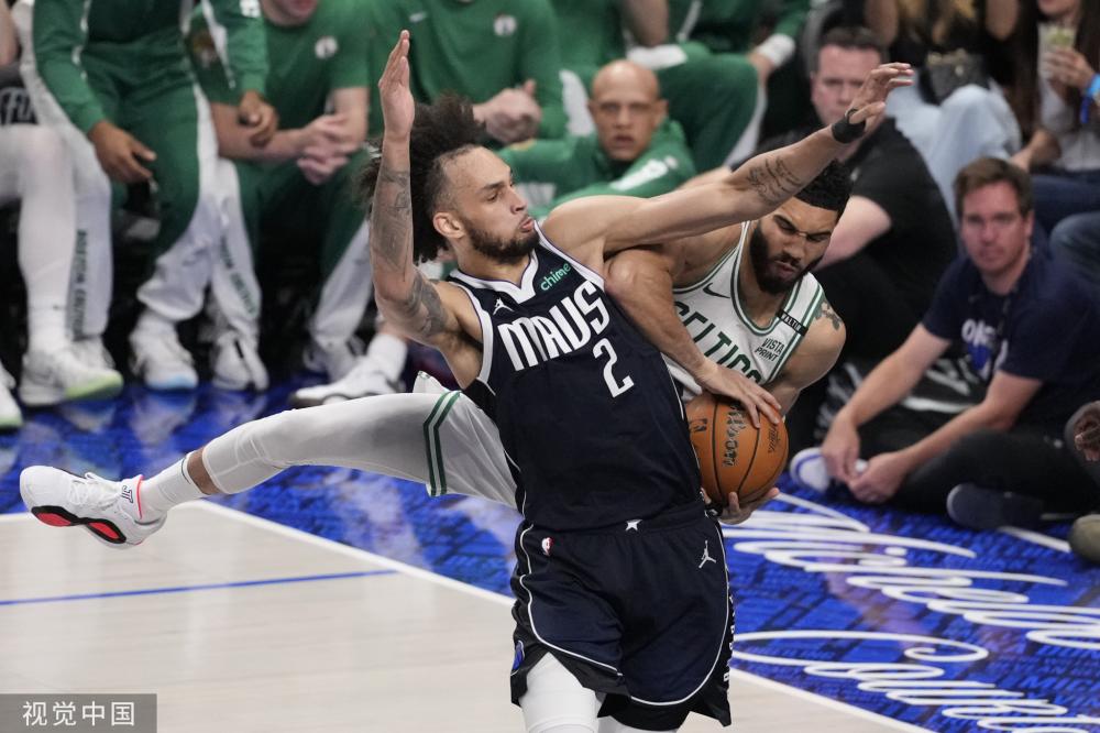 但她展现出 但她展现出