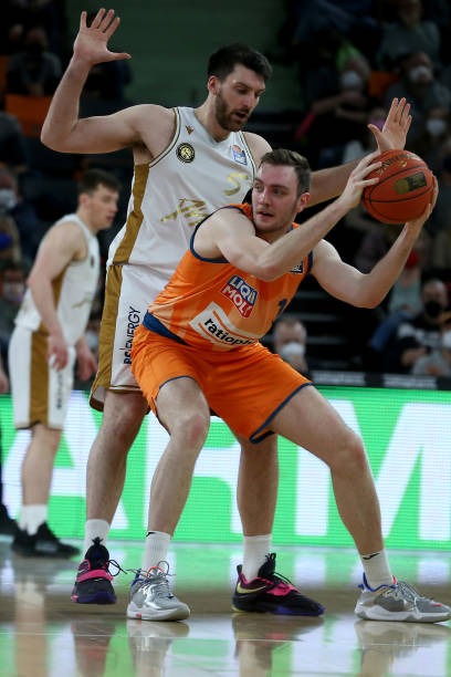 力的奥尔莫 力的奥尔莫